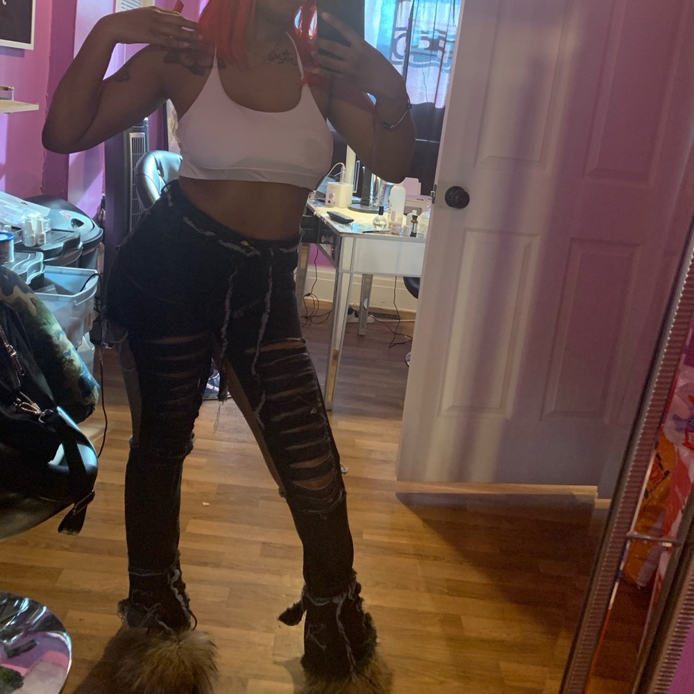 Distressed jeans - Picture 2 of 3